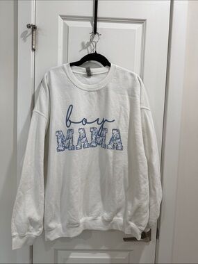 Gildan White Heavy Blend Crewneck Sweatshirt